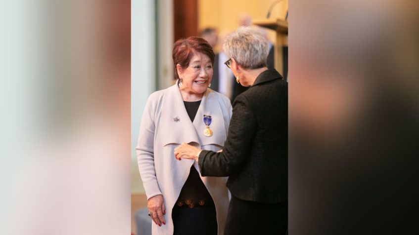 Elizabeth Chong recebeu a medalha de Honra do Aniversário da Rainha em 2019 por seus serviços prestados ao setor de hospitalidade da Austrália / Asanka Ratnayake/Getty Images