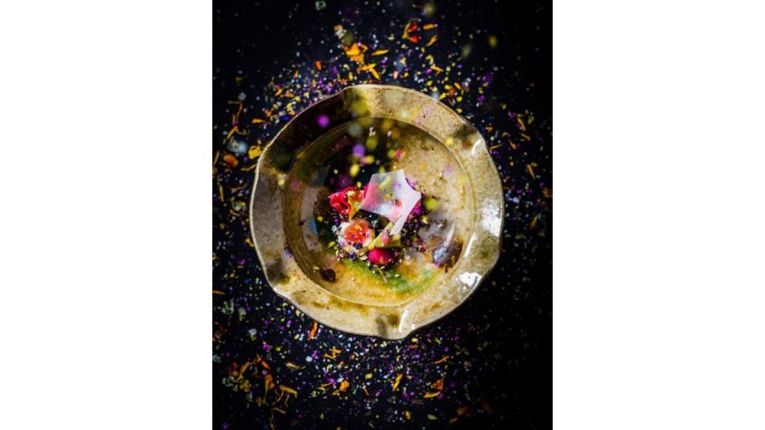 A comida no SingleThread vem da fazenda próxima que é dos proprietários / SingleThread