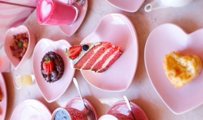 Café Cherie, a cafeteria que vai te levar ao universo Barbiecore em São Paulo