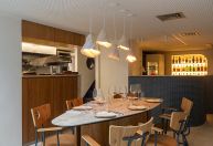 Com foco em peixes maturados e frutos do mar, Ocyá inaugura unidade no Leblon, no RJ