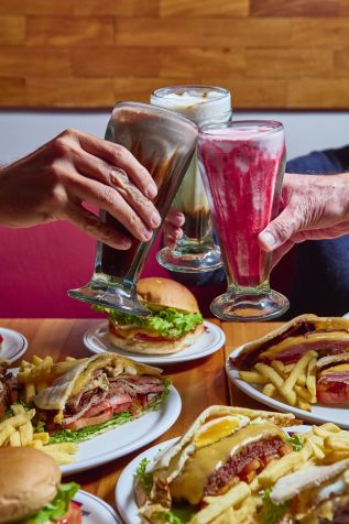 Novos milk shakes entram no menu do Osnir Hambúrguer / Luis Vinhao