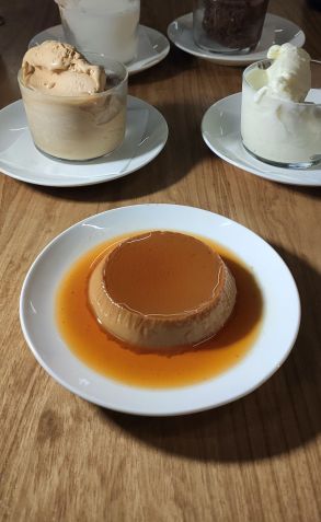 Pomelo, em Montevidéu, oferece duas sobremesas com doce de leite irresistíveis / Giuliana Nogueira