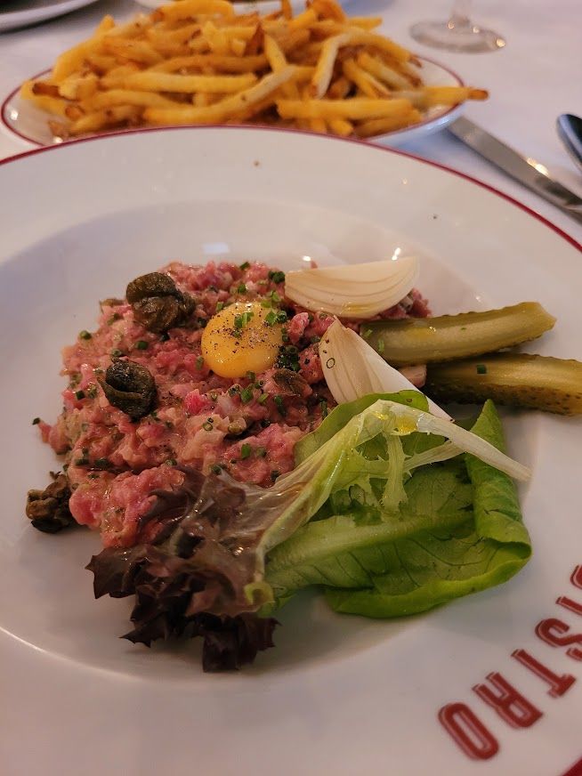 O famoso steak tartar do Ici Bistrô / Dany Simon