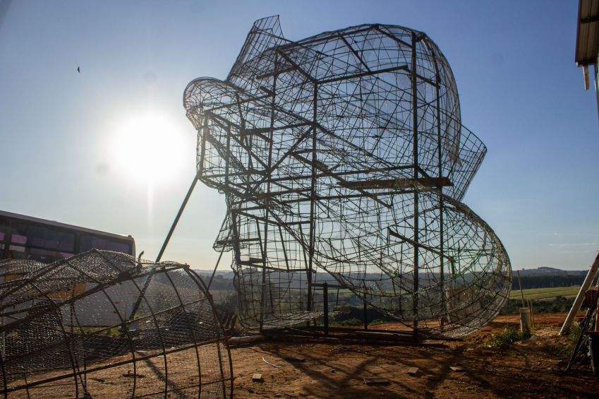 Construção da estátua de São Miguel Arcanjo no interior paulista já foi iniciada / Divulgação