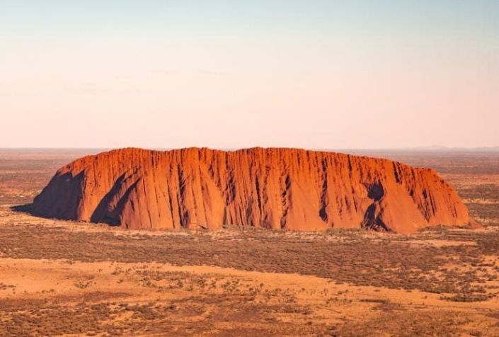 Monte Uluru, na Austrália / Tourism Australia/Nicholas Kavo