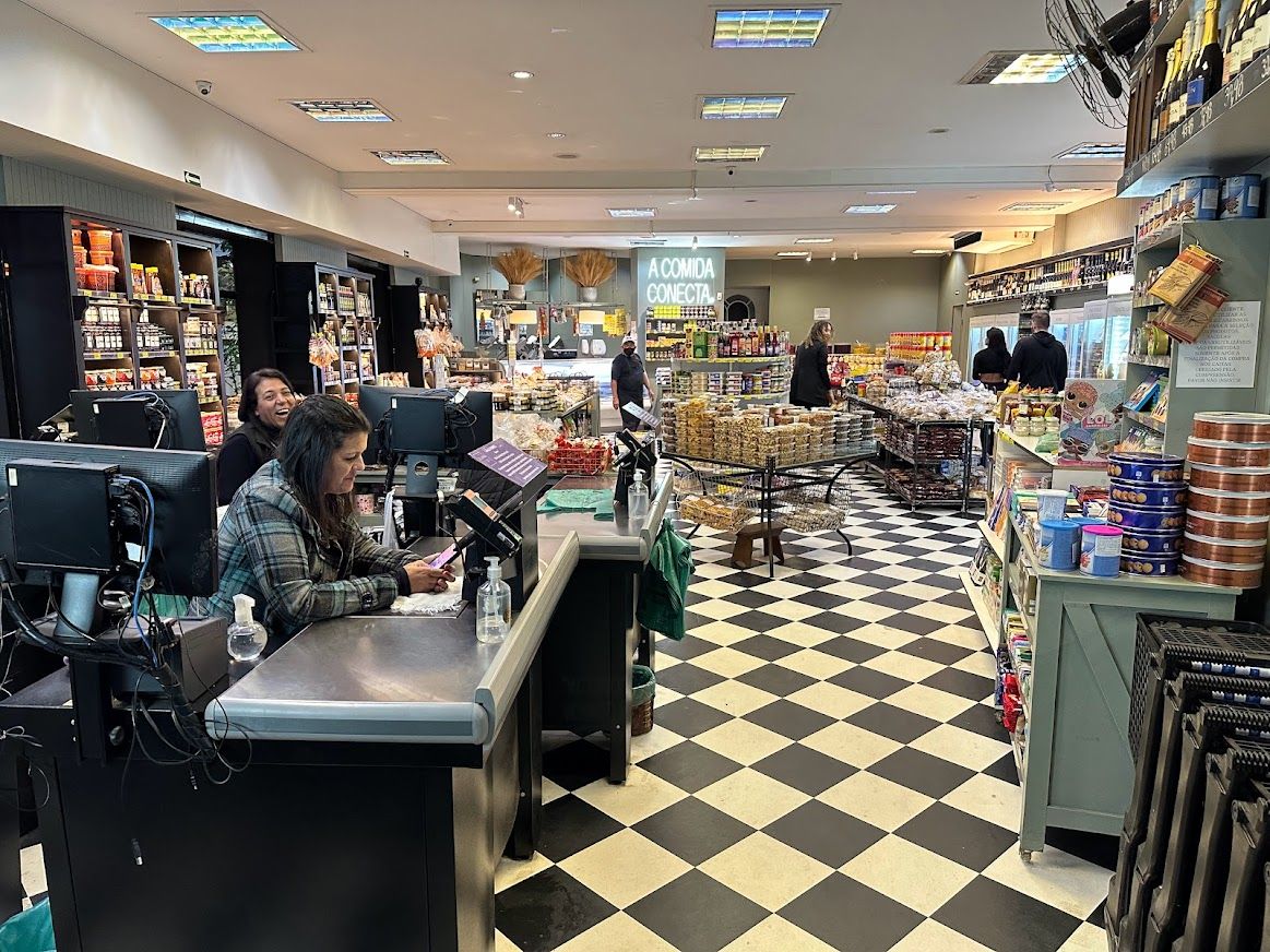 Ambiente da Casa Zilanna que desde 1972 vende produtos e pratos típicos judaicos  / Dany Simon