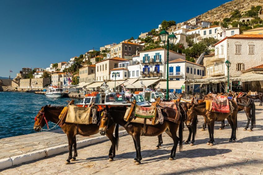 Os burros são um meio de transporte comum em Hydra / Anton Petrus/Moment RF/Getty Images