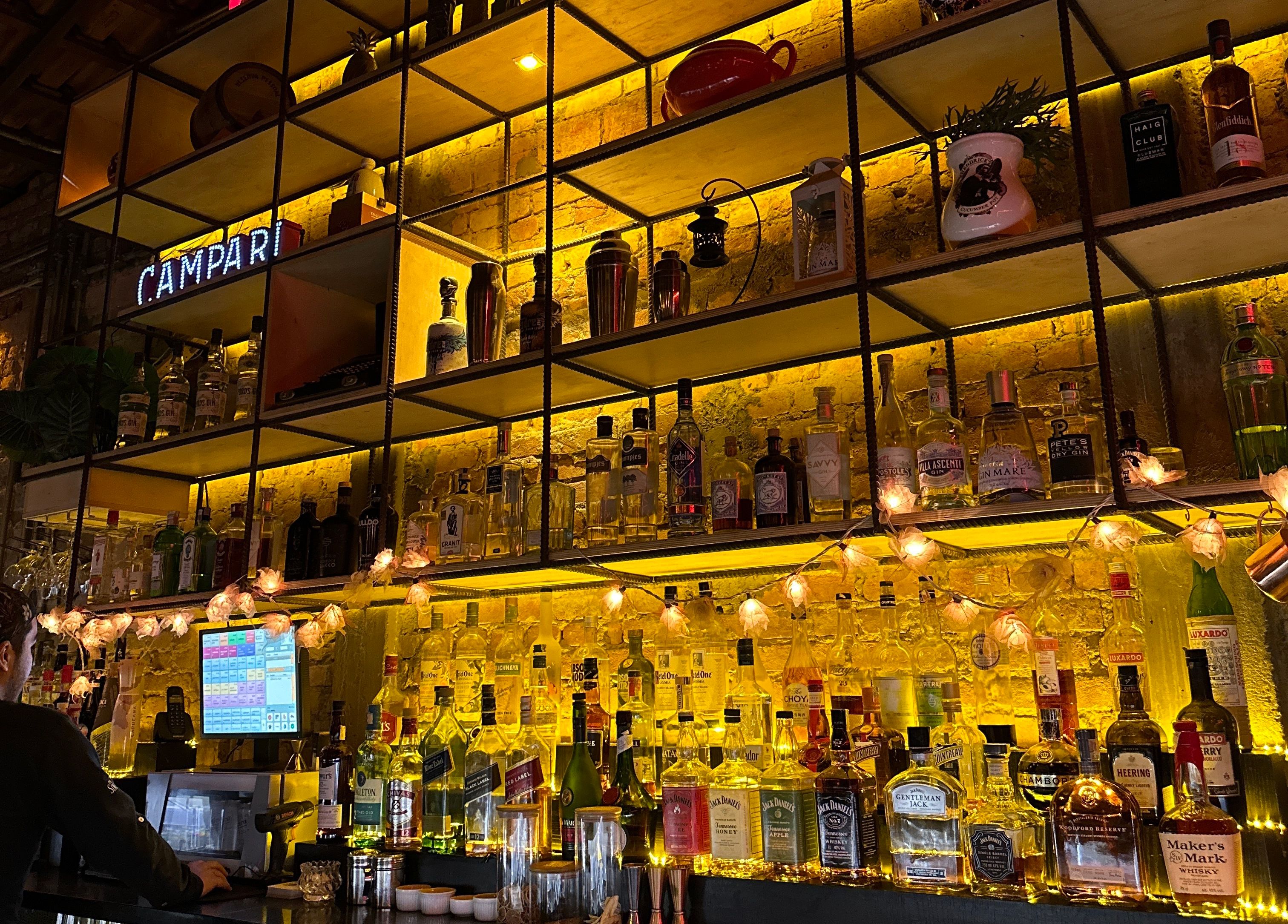 GUILHOTINA-BAR