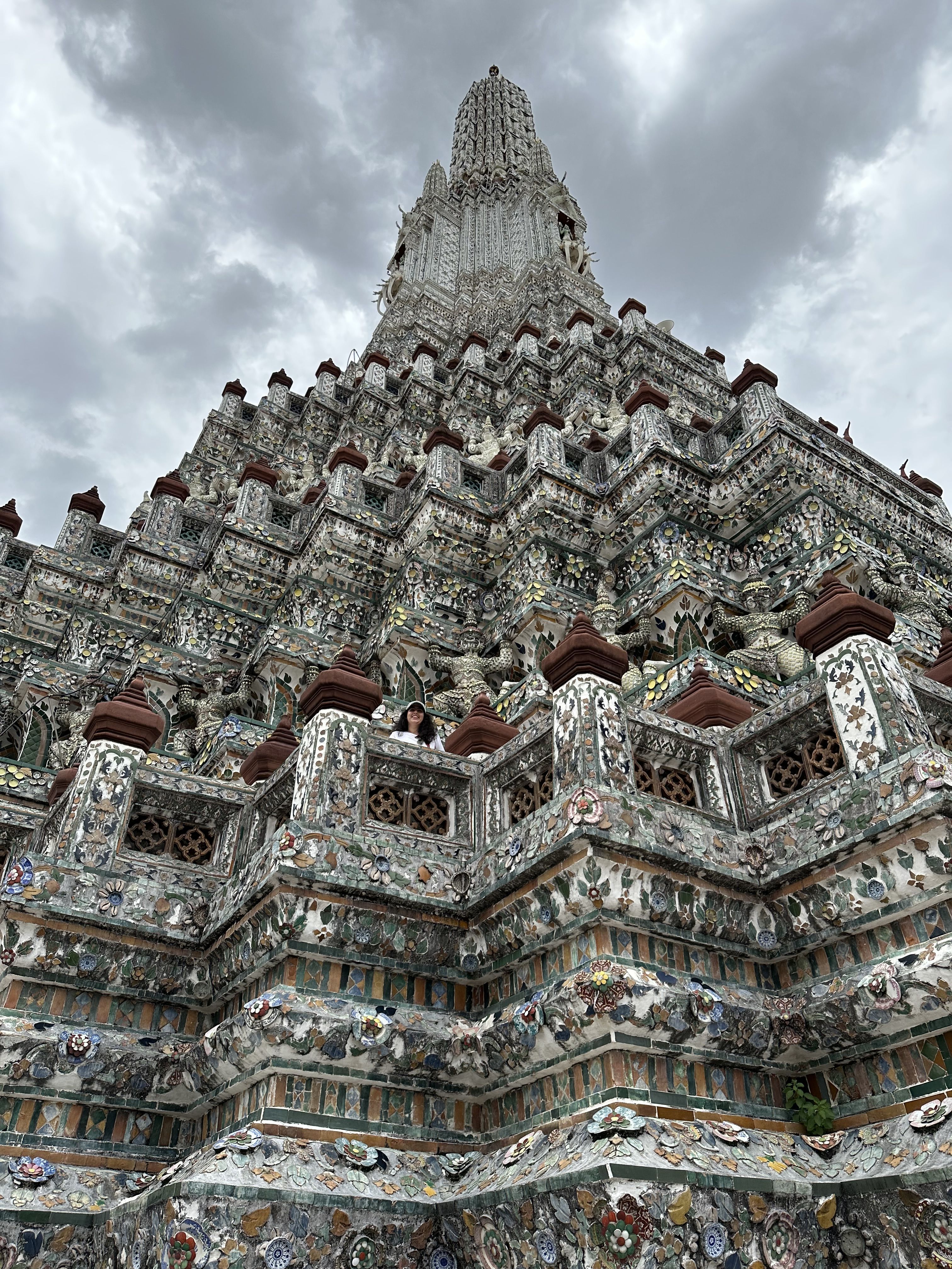 Wat Arun é um templo rodeado de outros quatro templos que representam Deuses que fazem a proteção dos quatro cantos do mundo / Arquivo pessoal