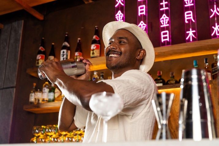 Laércio Zulu, nome à frente da coquetelaria do Grupo Saints / Rubens Kato