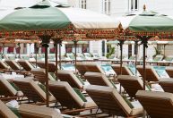 Piscina do Copacabana Palace ganha novo visual em celebração aos 100 anos do hotel