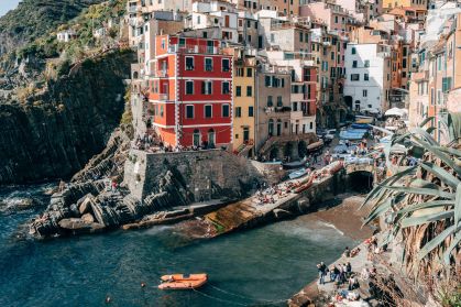 Via dell'Amore fica na comuna de Riomaggiore, que faz parte da Cinque Terre da Riviera Italiana