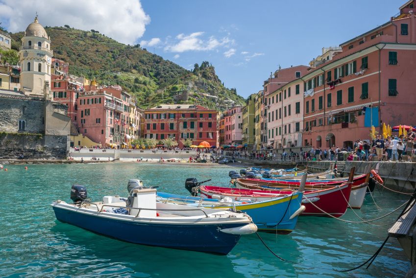 Vernazza é uma das comunas que fazem parte da Cinque Terre / Sean Sweeney/Unsplash