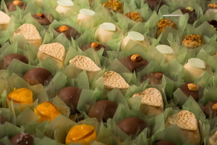 Há 60 anos no mercado de festas, Mariza Doces tem loja física com docinhos à disposição se a vontade bater "do nada"/ Divulgação