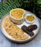 Kafta de cogumelos defumados com chutney de abacaxi, do Prana Vegetariano, no Jardim Botânico (RJ)