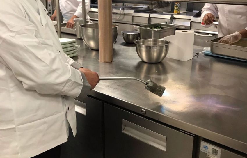 Processo de casherização consiste em uma limpeza específica de utensílios e da cozinha para a preparação de alimentos / Divulgação Wedo Kosher