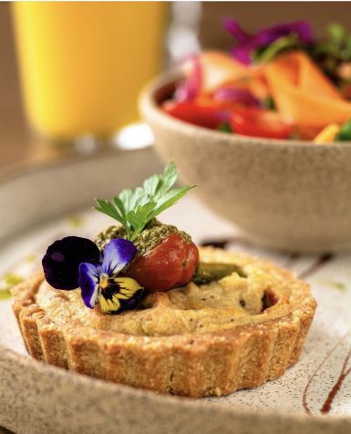 Opção de quiche do dia da Casa Umbigo com tomate confitado com pesto de manjericão / Reprodução/Instagram