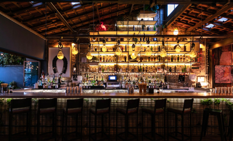Ambiente do Guilhotina Bar • Divulgação