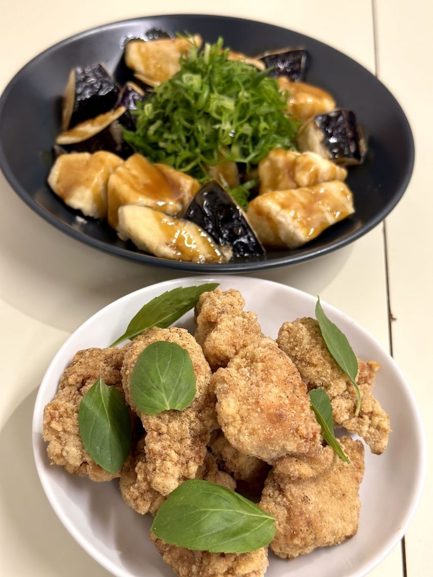 Frango frito e a famosa berinjela / Tina Bini
