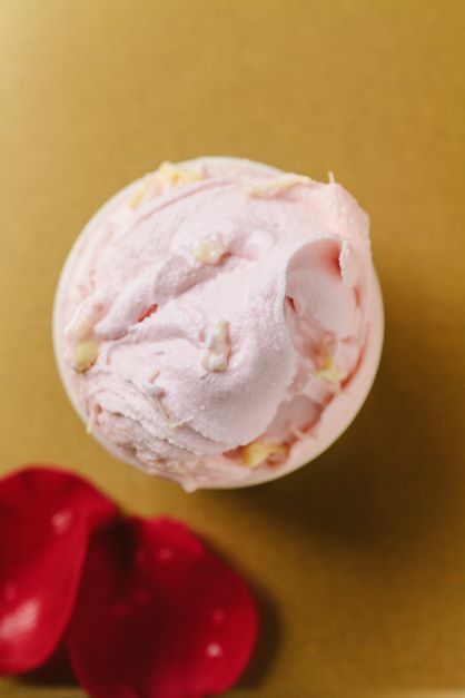 Sorvete de Rosas criado para o Dia do Sorvete e para a Primavera  na Gelato Boutique / Roberto Seba