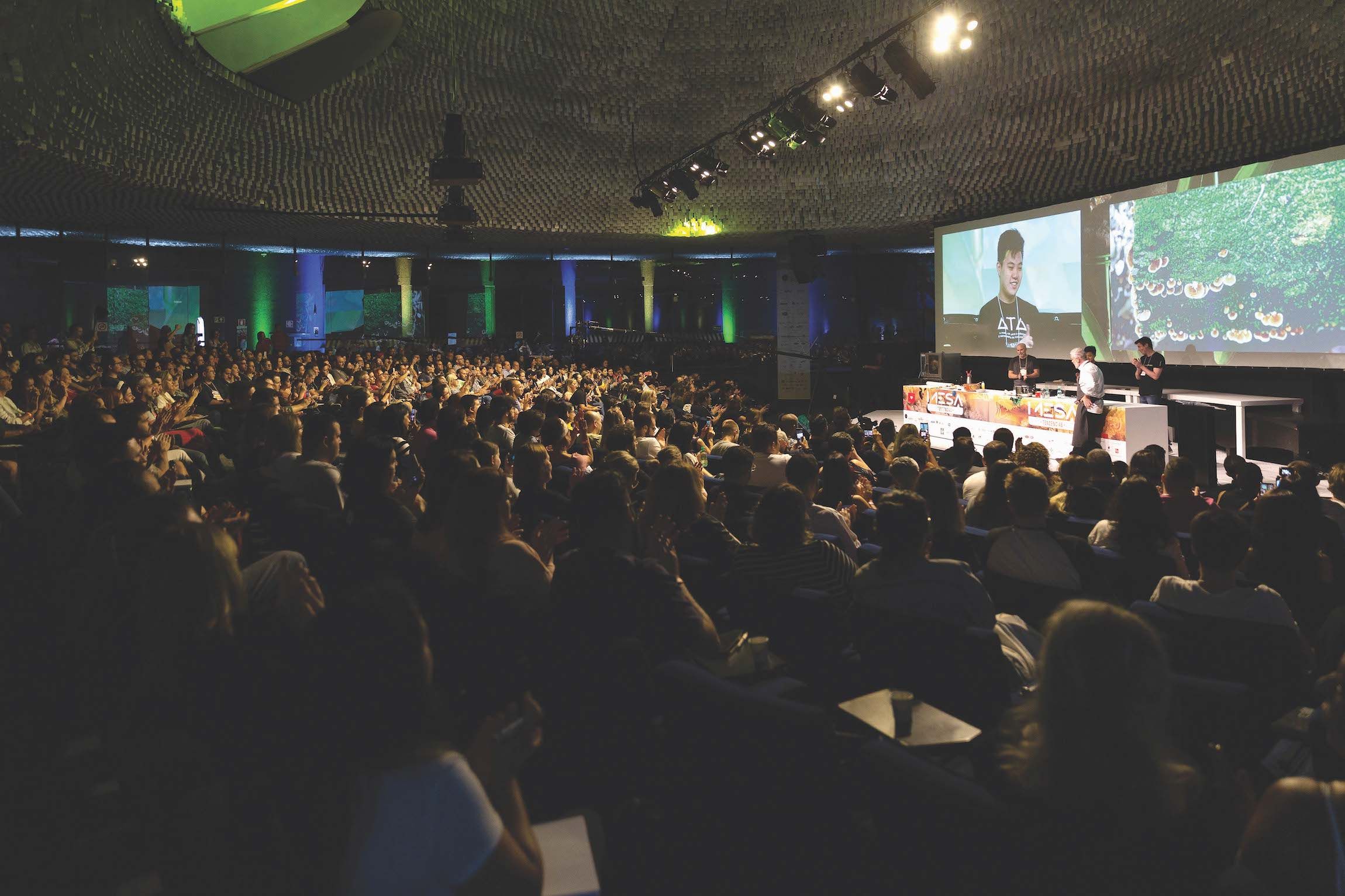 Auditório do Mesa SP 2022 / Raphael Criscuolo