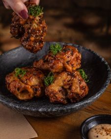Karaage de couve-flor do Mäska