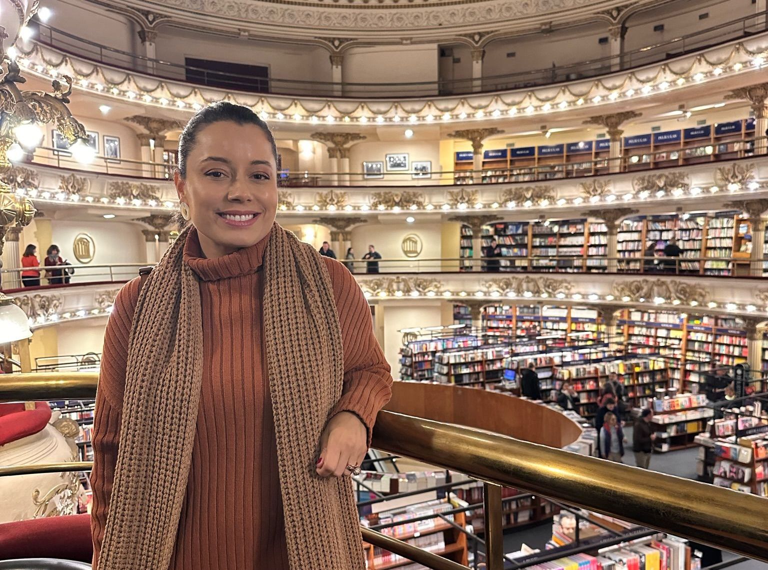 Daniela Filomeno na livraria El Ateneo Grand Splendid
