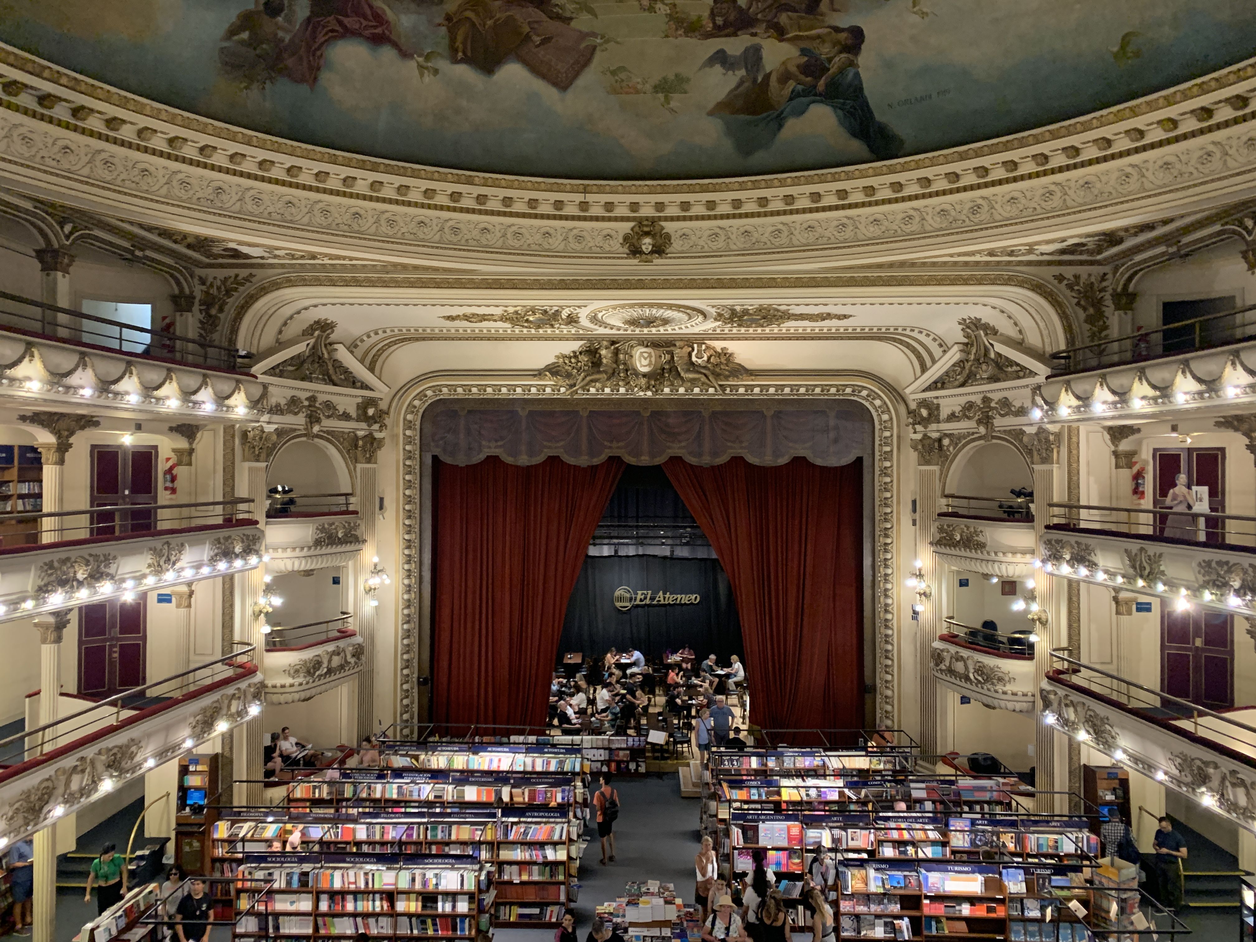 El Ateneo Grand Splendid ocupa antigo teatro de 1919 / Saulo Tafarelo
