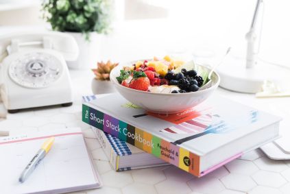 10 renomados chefs de cozinha indicam livros que todos os amantes do setor precisam ler
