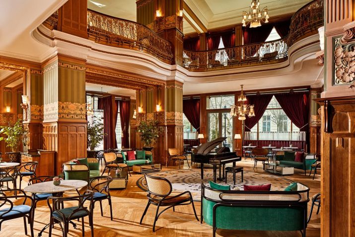 O Matild tem sido um centro de cultura de café em Budapeste ao longo da sua história / Matild Palace