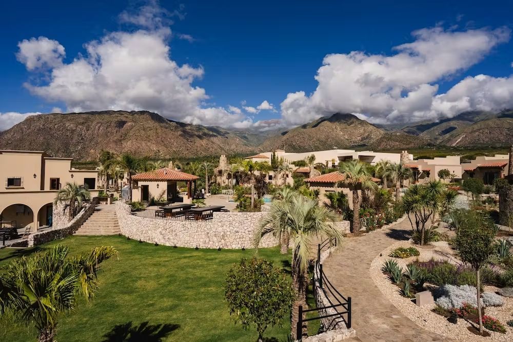 Piatelli Wine Resort possui 20 casitas ao redor dos vinhedos da vinícola / Reprodução/Site