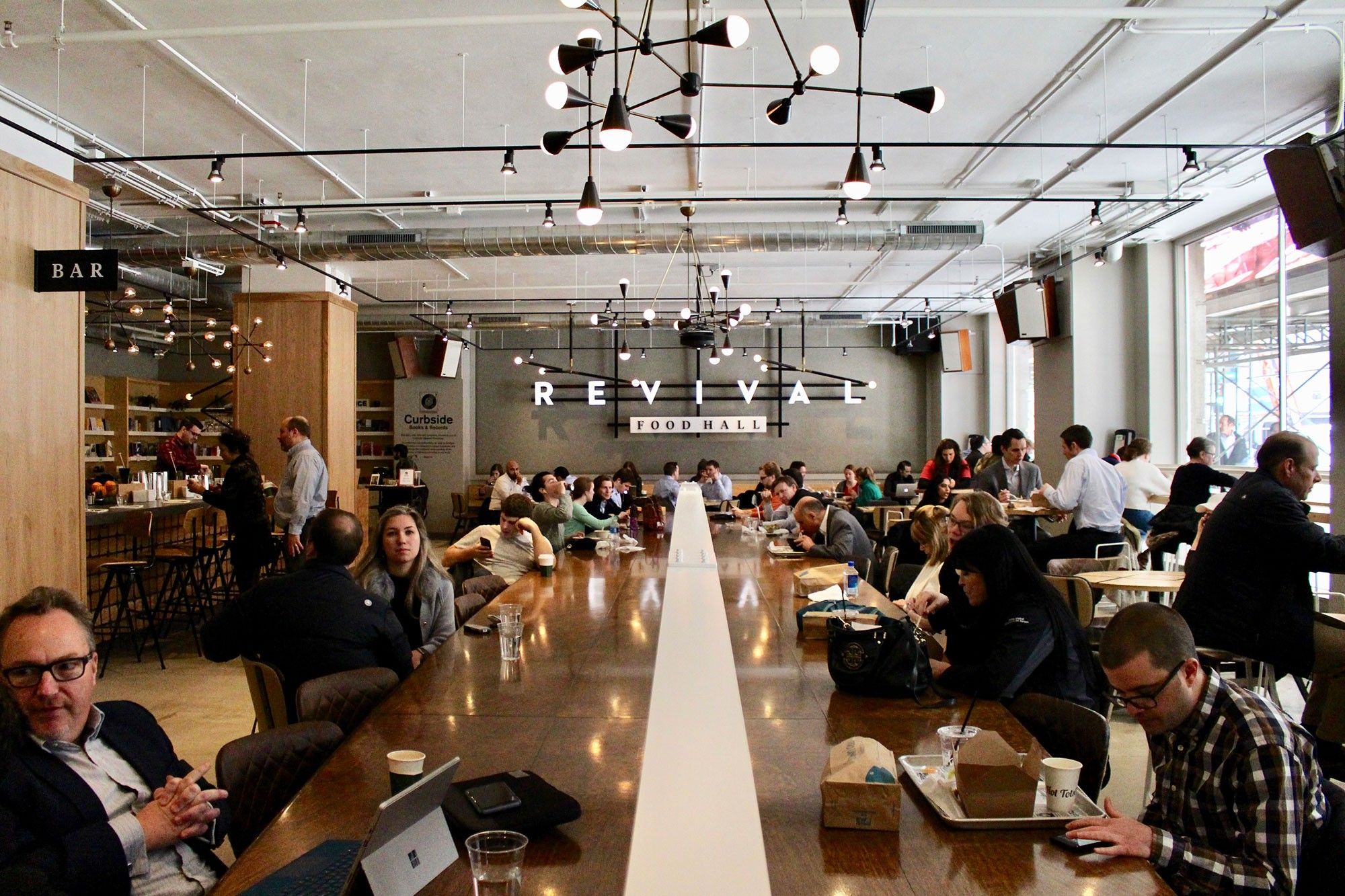 Revival Food Hall, no centro financeiro de Chicago / Divulgação