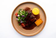Restaurante com menu 100% de cordeiro ganha prêmio de revelação da América Latina