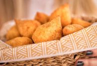 Cinco lugares para comer coxinha em Curitiba