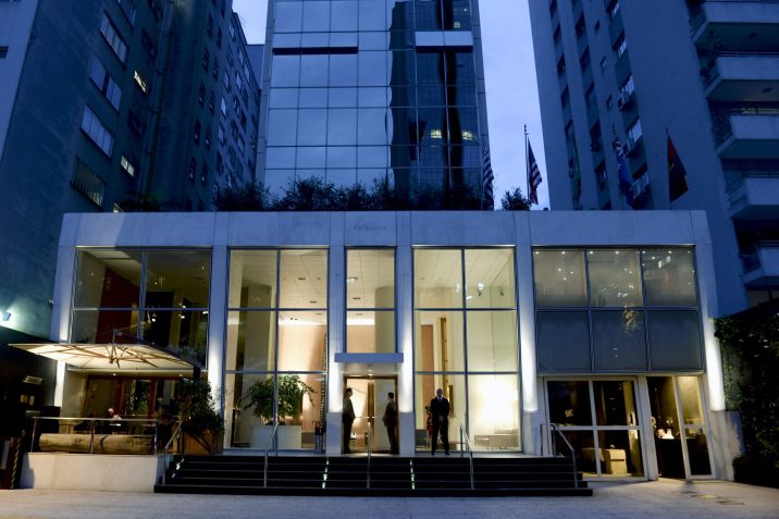 Fachada do Hotel Emiliano, em São Paulo, que receberá jantar especial para aguardar chegada de 2024 / Globo/Ze Paulo Cardeal