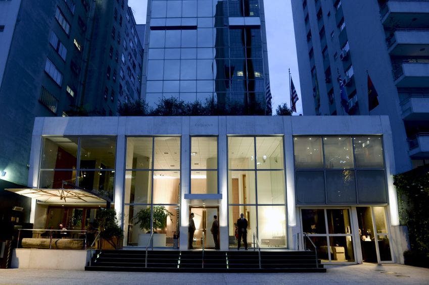 Fachada do Hotel Emiliano, em São Paulo, que receberá jantar especial para aguardar chegada de 2024 / Globo/Ze Paulo Cardeal