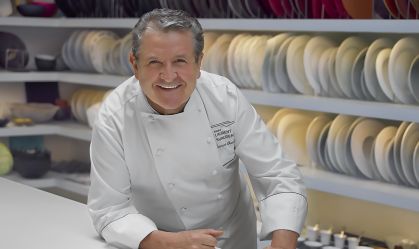 “Chef dos chefs”, Laurent Suaudeau tem trajetória e receitas contadas em livro