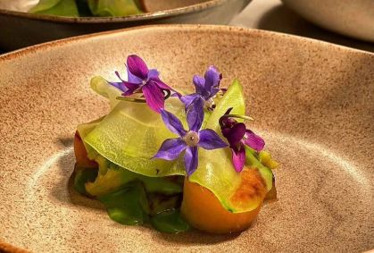 Da horta ao prato: 5 restaurantes que cultivam seus próprios ingredientes