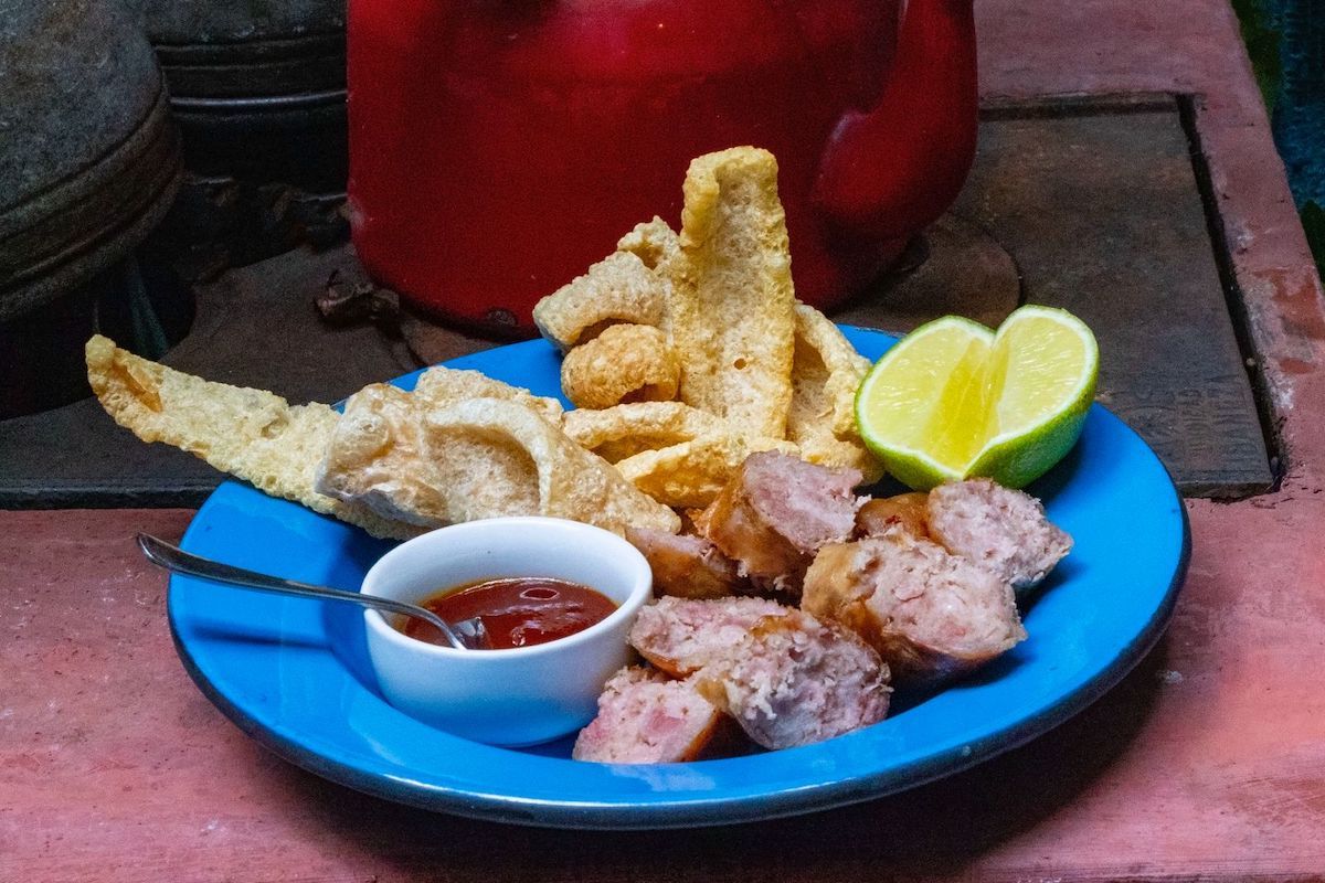 Torresmo e Linguiça Matuto do Armazém Dona Lucinha / Fernanda Neves