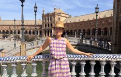Daniela Filomeno na Plaza España de Sevilha, na Espanha