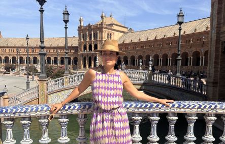 Daniela Filomeno na Plaza España de Sevilha, na Espanha