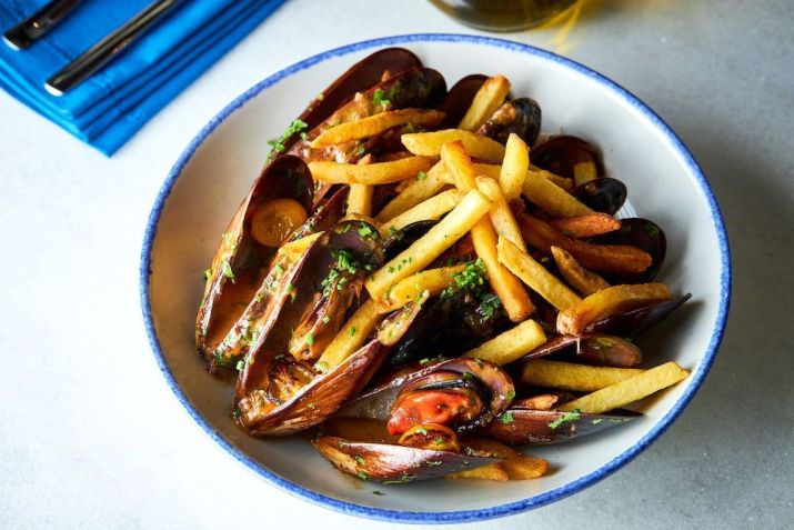 Moules et frites do Éze / Rodolfo Regini