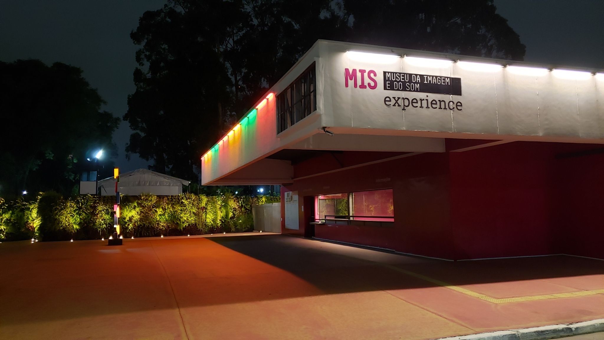 MIS Experience é espaço dedicado a exposições imersivas • Reprodução/Facebook