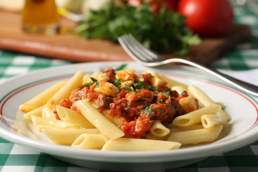 Penne D'Aquele: um penne a napolitana com pedaços de filé mignon e mozzarella de búfala / Daniel Cancini