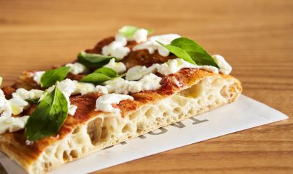Donos da Fabrique Pães abrem a Taglio, pizzaria estilo romana, também na Santa Cecília