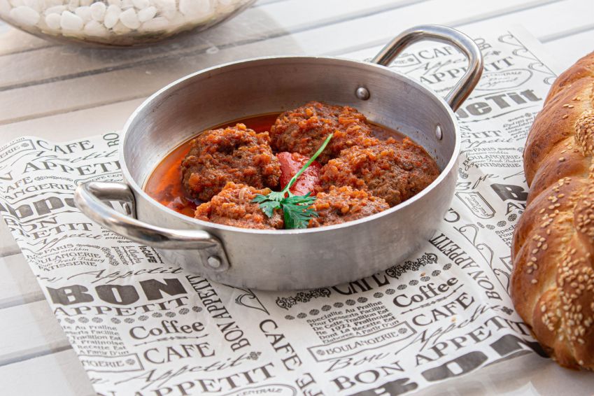 As albondigas podem ser pedidas como "tapas", os famosos petiscos espanhóis / Unsplash