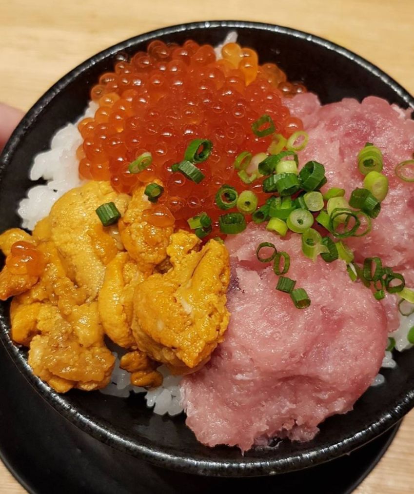 Bowl de arroz coberto com ovas / Reprodução Instagram