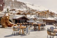 Club Med reabre resort em Val d’Isère, vilarejo alpino francês que une esqui e muito charme
