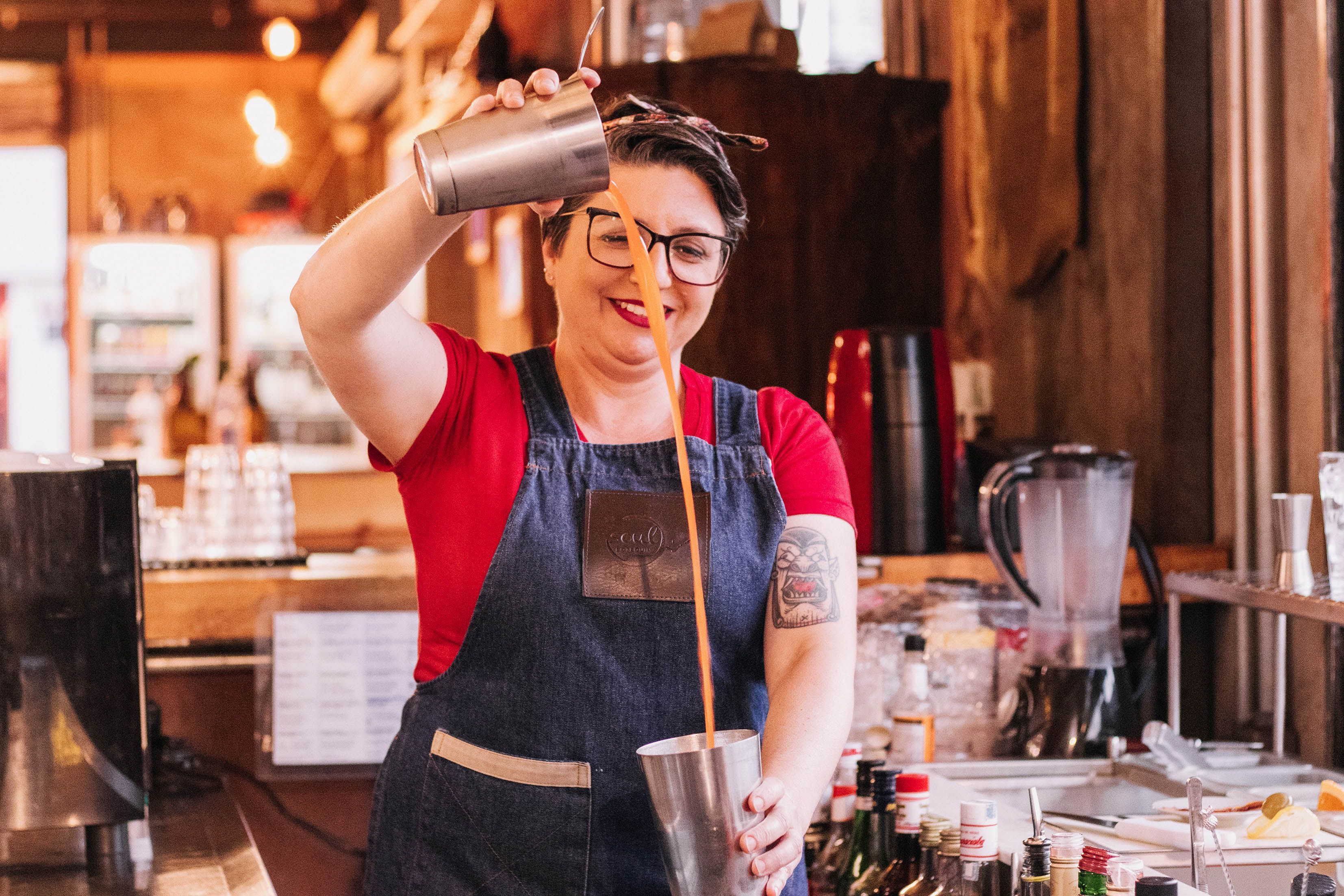 A sommelier e bartender Isabel Gasparri