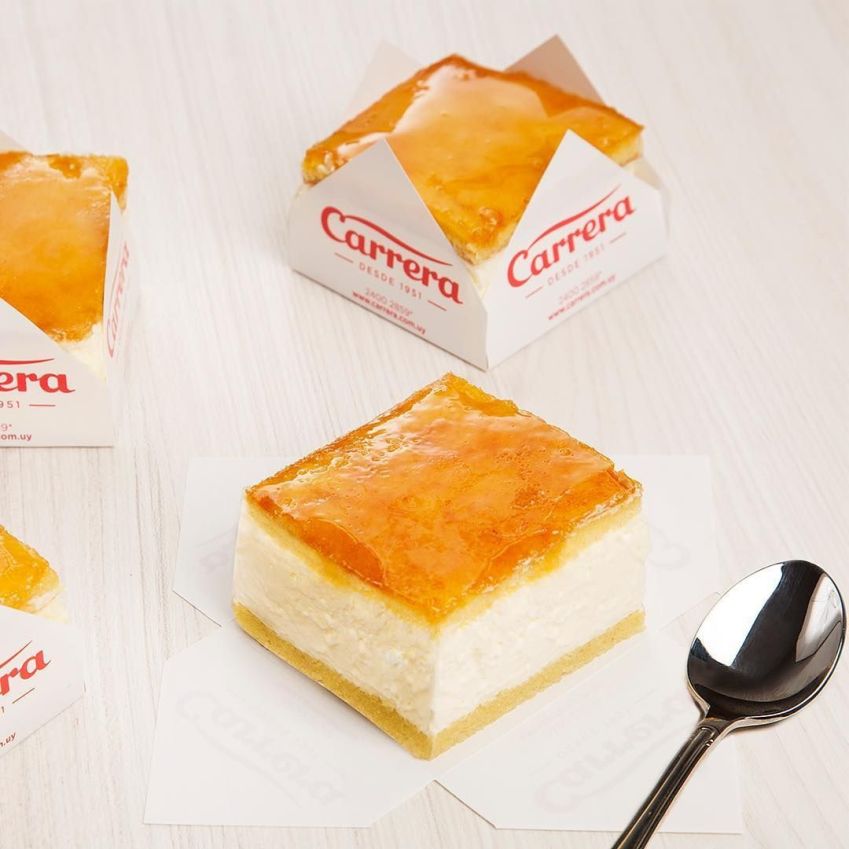 Masini leva duas fatias de pionono e é entremeada de chantilly e coberta com uma camada de gema queimada / Divulgação/Confeitaría Carrera